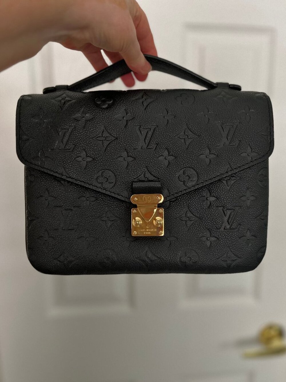 Louis Vuitton Pochette Métis in Monogram Empreinte Black Leather - Authentic - Picture 1 of 17